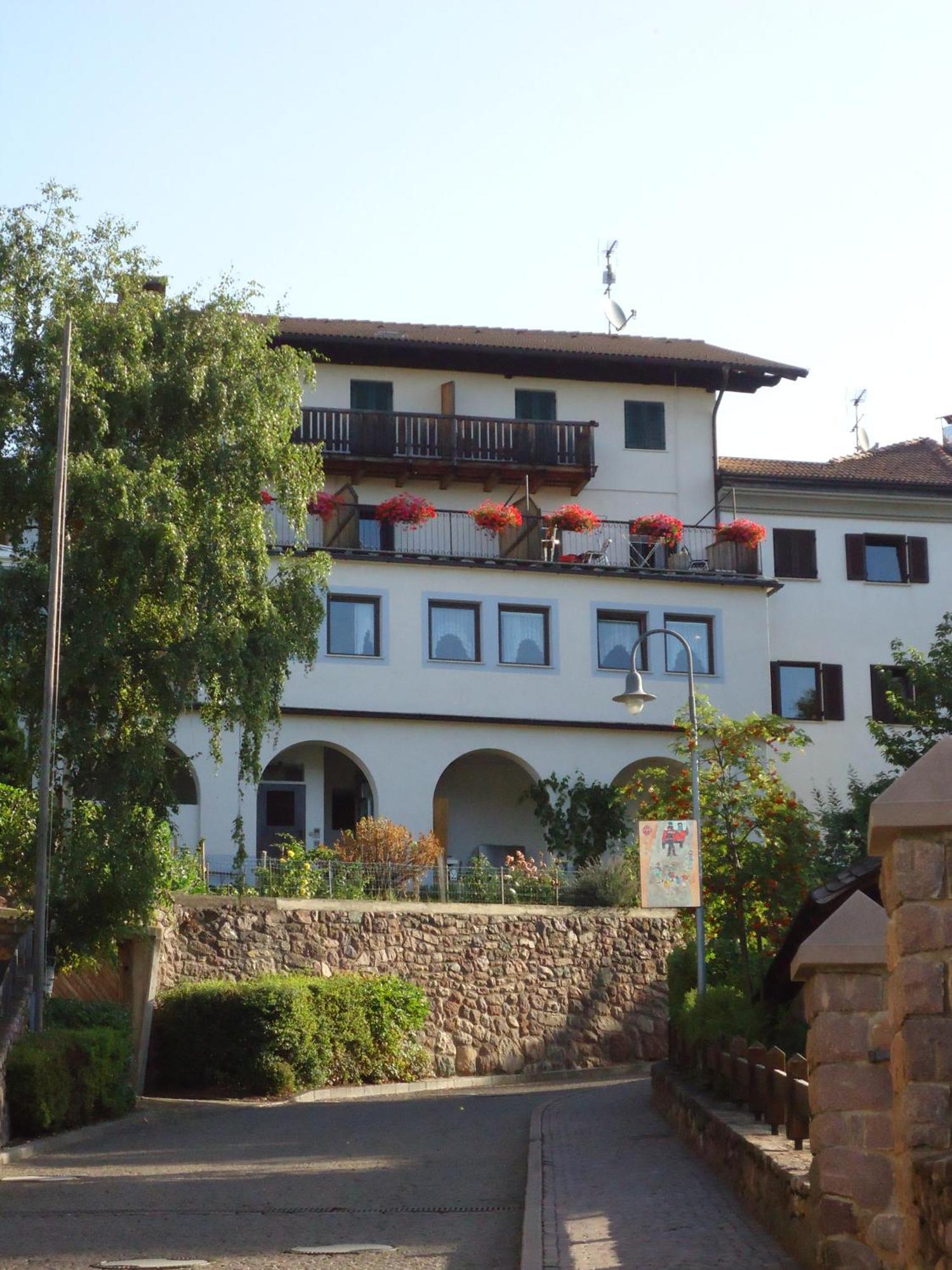 Gasthof Zum Roessl San Genesio Atesino Exterior photo