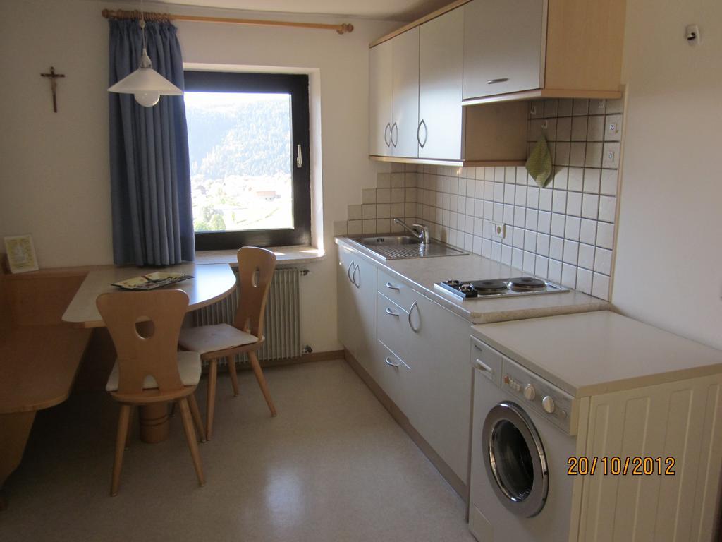 Gasthof Zum Roessl San Genesio Atesino Room photo